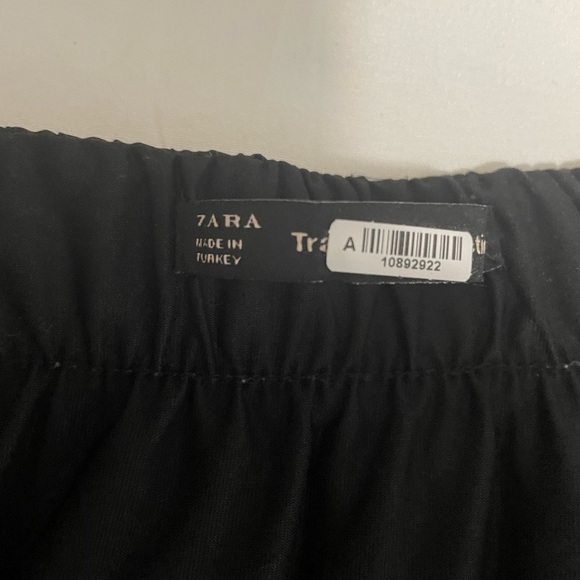 Zara pleated floral printed black midi skirt. Size X- Small - Picture 7 of 7